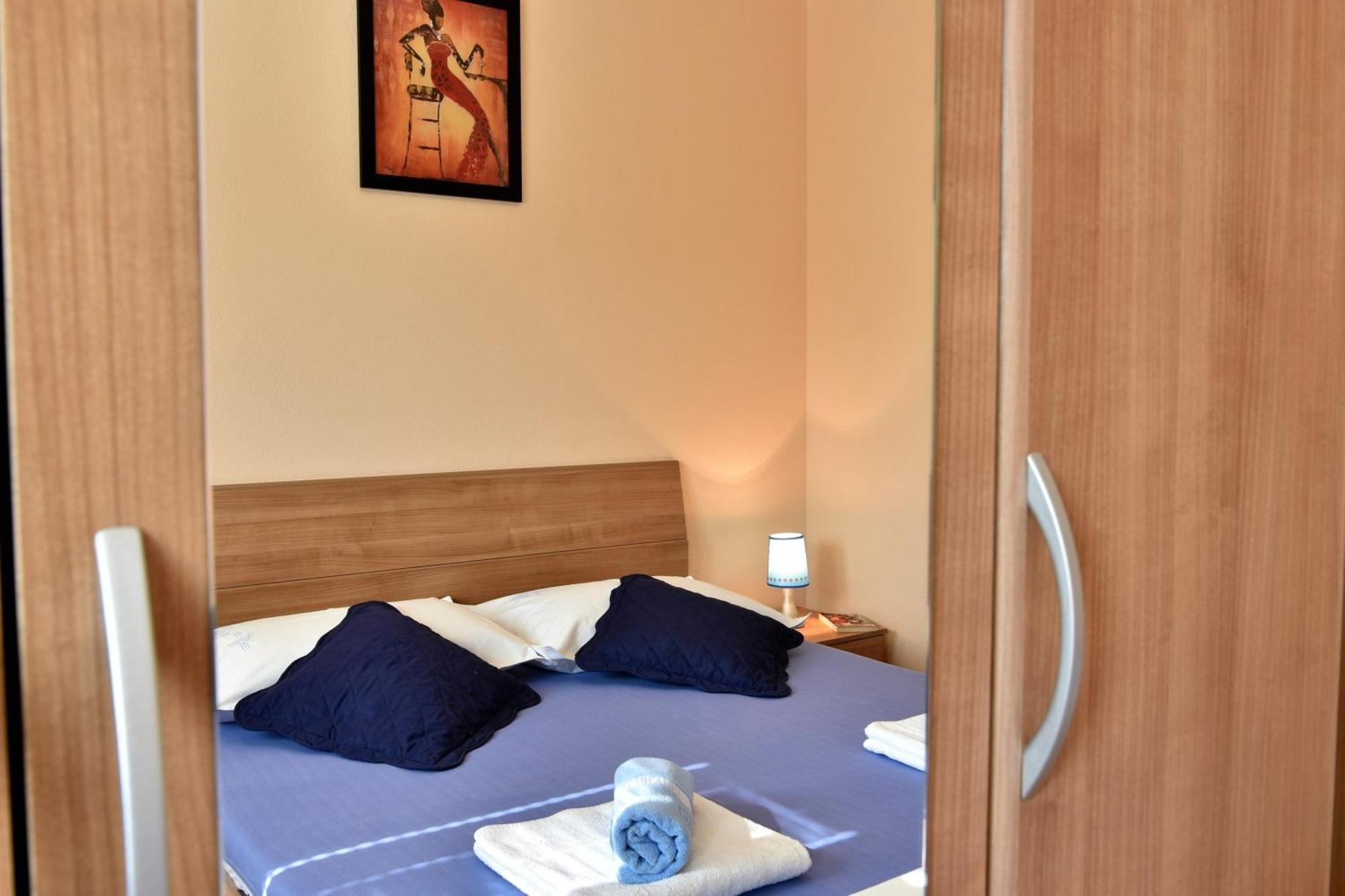 Apartmani Natasa Nino Jezera, Murter Zimmer foto